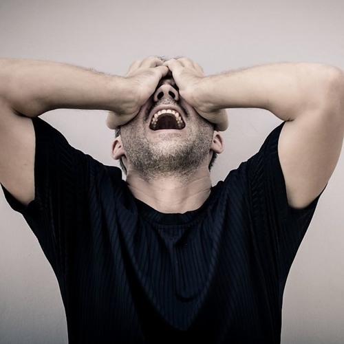 لماذا ينهار الأشخاص الأقوياء نفسيًا؟